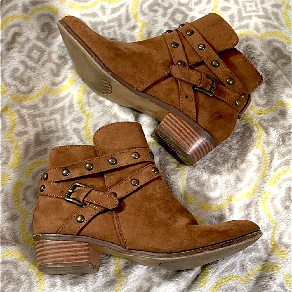 Size 7 brown booties - studded boots - buckles - Picture 3 of 11